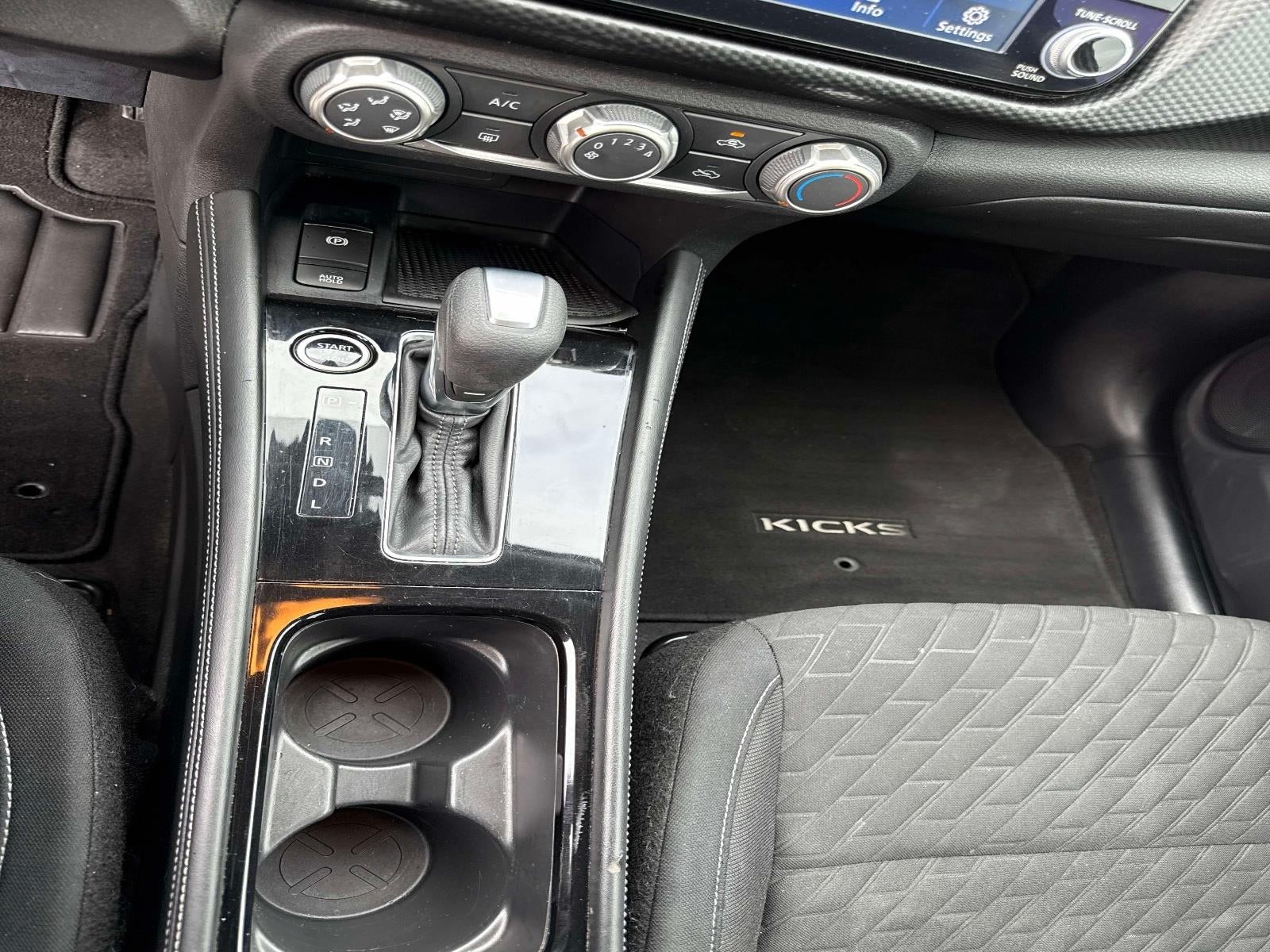 2023 Nissan Kicks SV