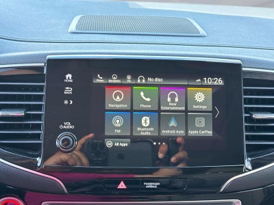 2020 Honda Pilot Touring w/Rear Captain's Chairs