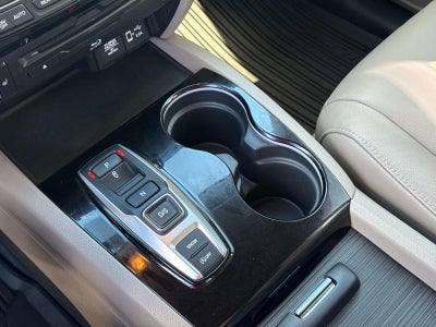 2020 Honda Pilot Touring w/Rear Captain's Chairs