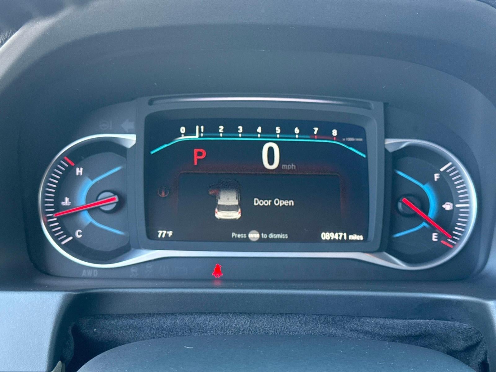 2020 Honda Pilot Touring w/Rear Captain's Chairs