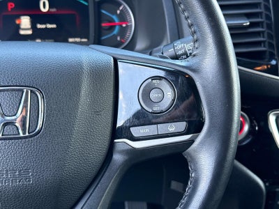 2022 Honda Pilot Touring w/Rear Captain's Chairs