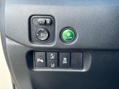 2022 Honda Pilot Touring w/Rear Captain's Chairs