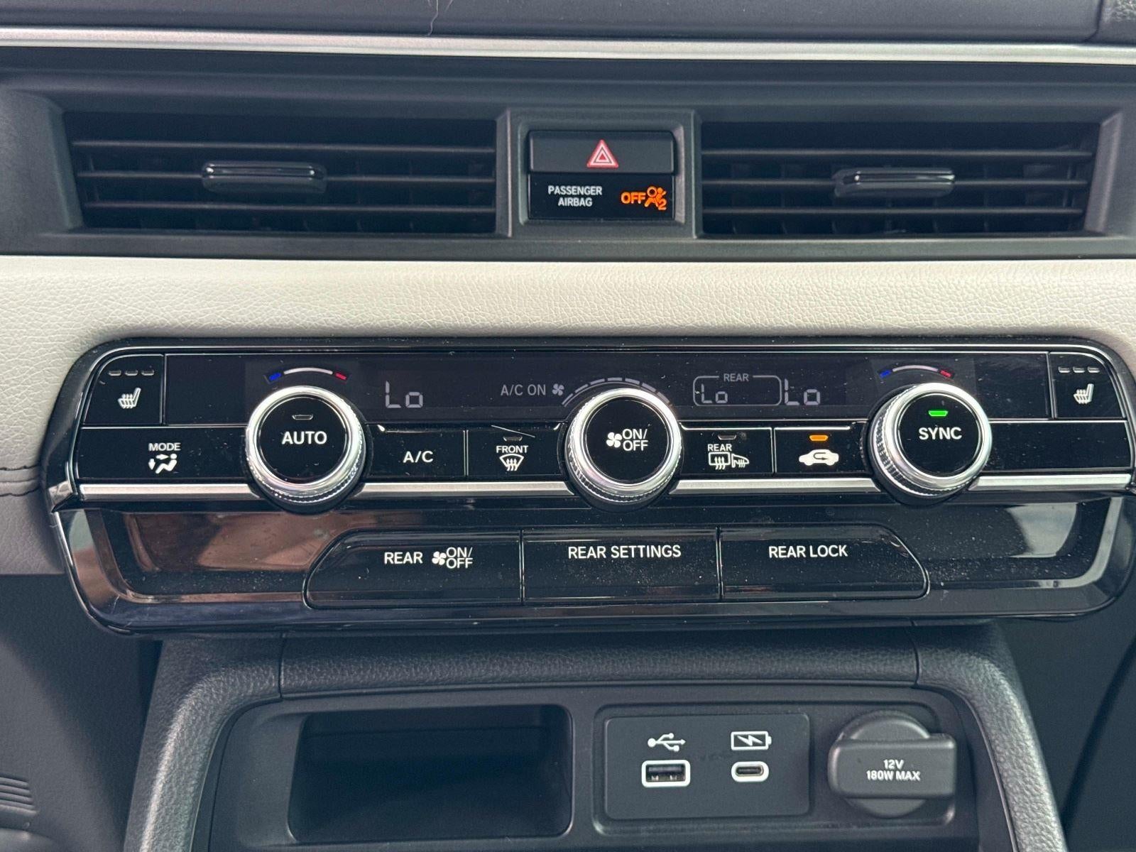 2023 Honda Pilot EX-L w/Rear Captain's Chairs