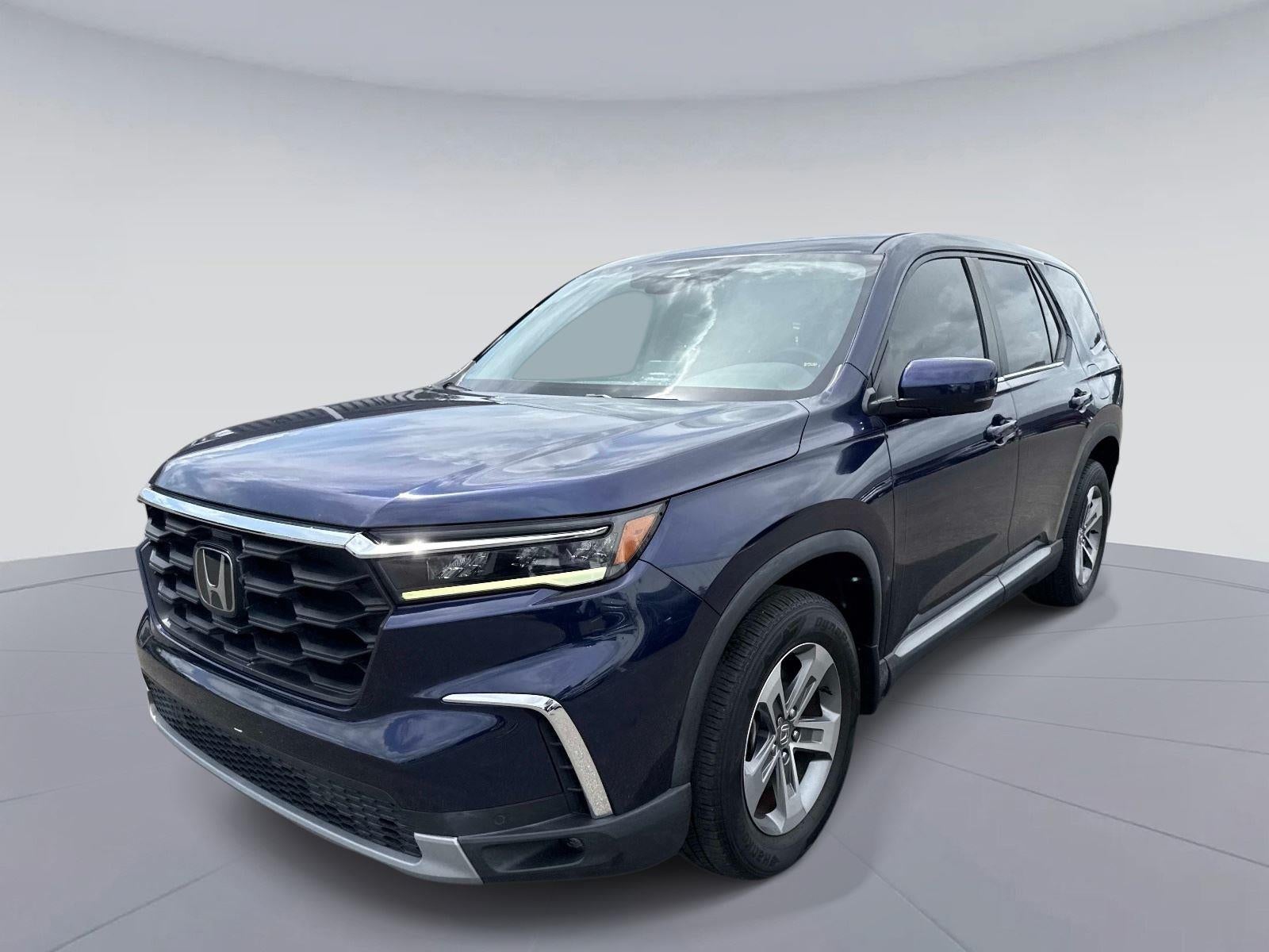 2023 Honda Pilot EX-L w/Rear Captain's Chairs