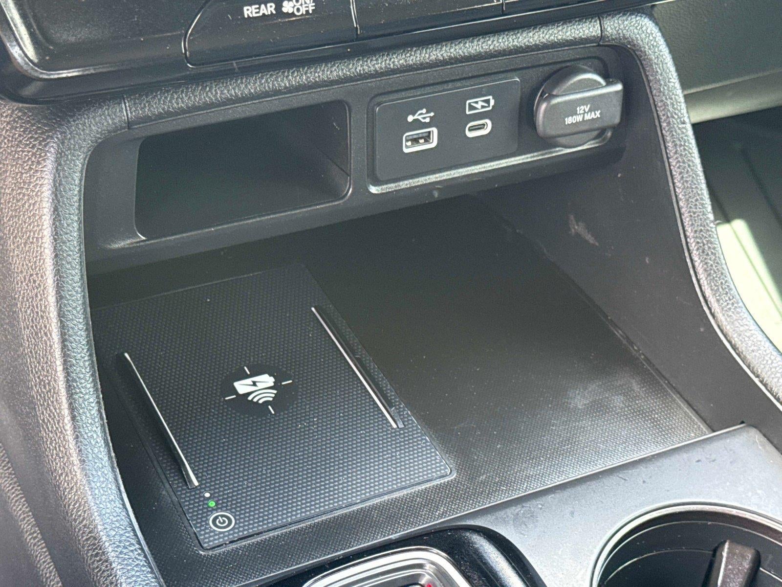 2023 Honda Pilot EX-L w/Rear Captain's Chairs