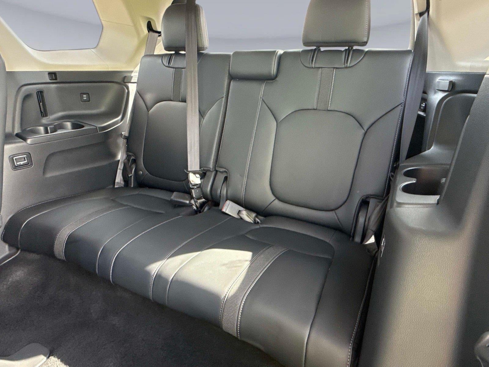 2024 Honda Pilot EX-L w/Rear Captain's Chairs