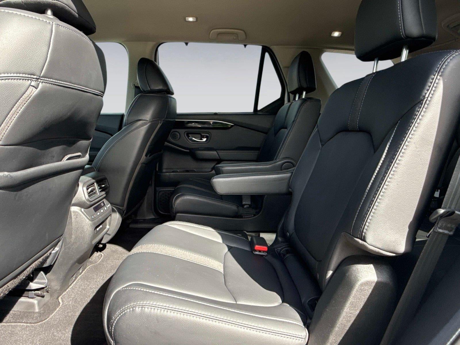 2024 Honda Pilot EX-L w/Rear Captain's Chairs