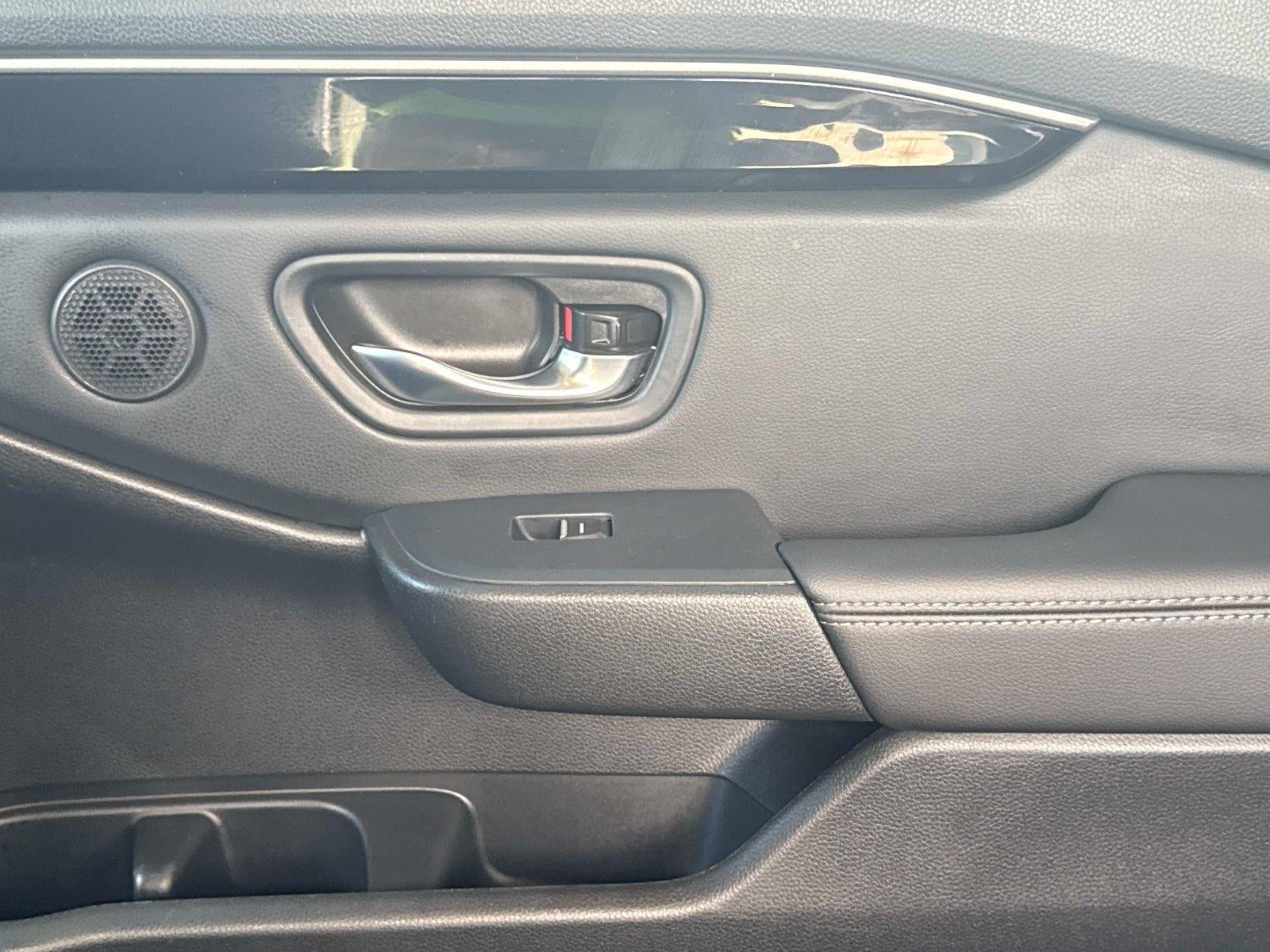 2024 Honda Pilot EX-L w/Rear Captain's Chairs