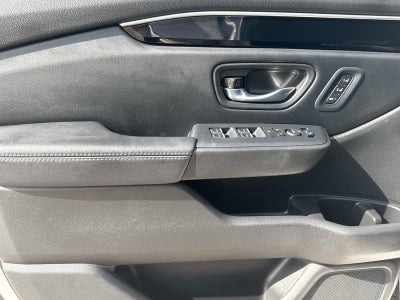 2024 Honda Pilot EX-L w/Rear Captain's Chairs