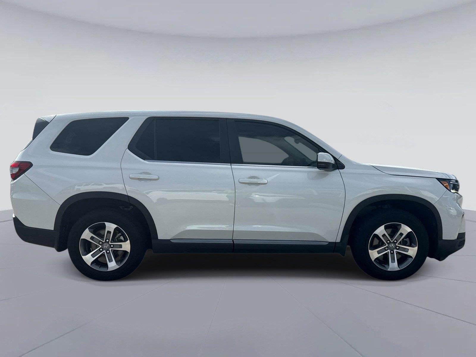 2024 Honda Pilot EX-L w/Rear Captain's Chairs