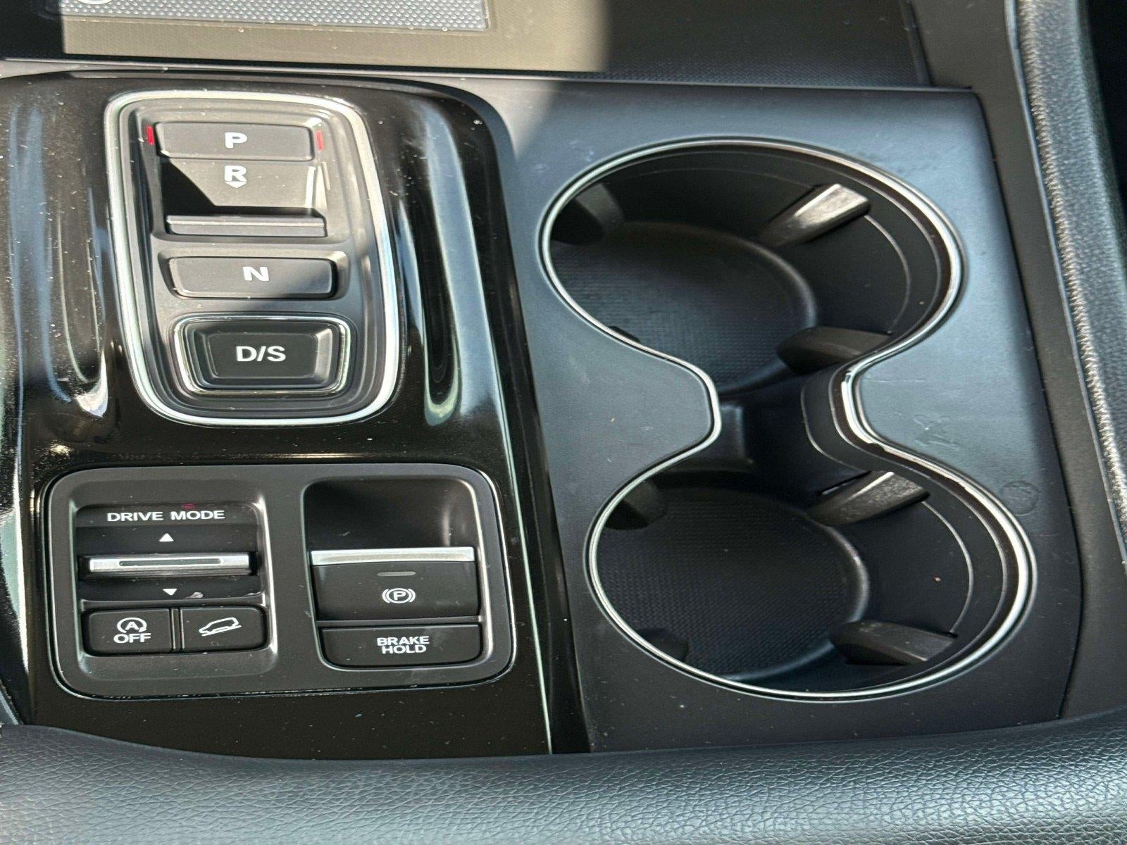 2024 Honda Pilot EX-L w/Rear Captain's Chairs