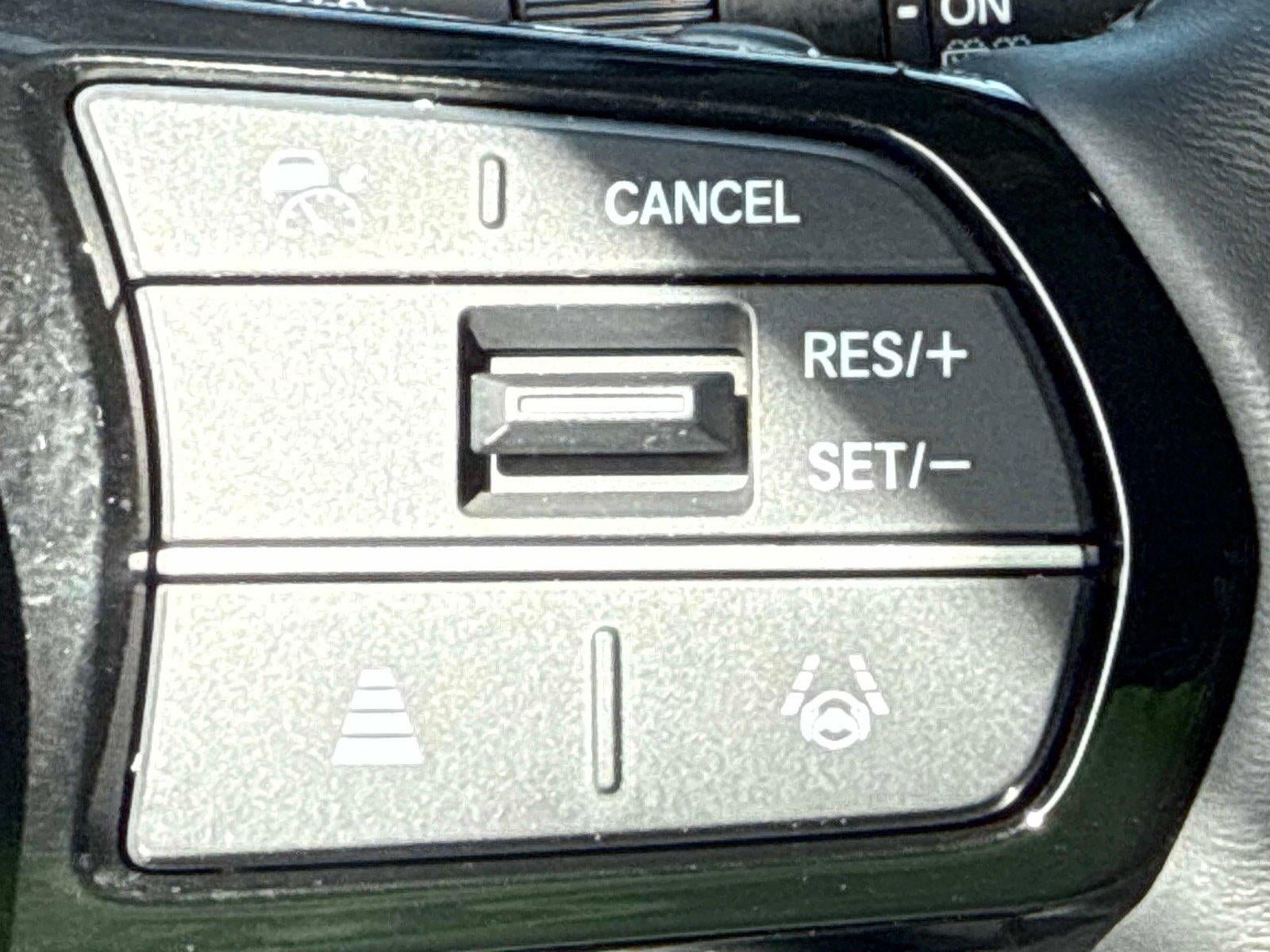 2024 Honda Pilot EX-L w/Rear Captain's Chairs