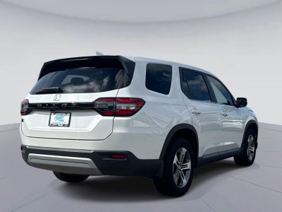 2024 Honda Pilot EX-L w/Rear Captain's Chairs