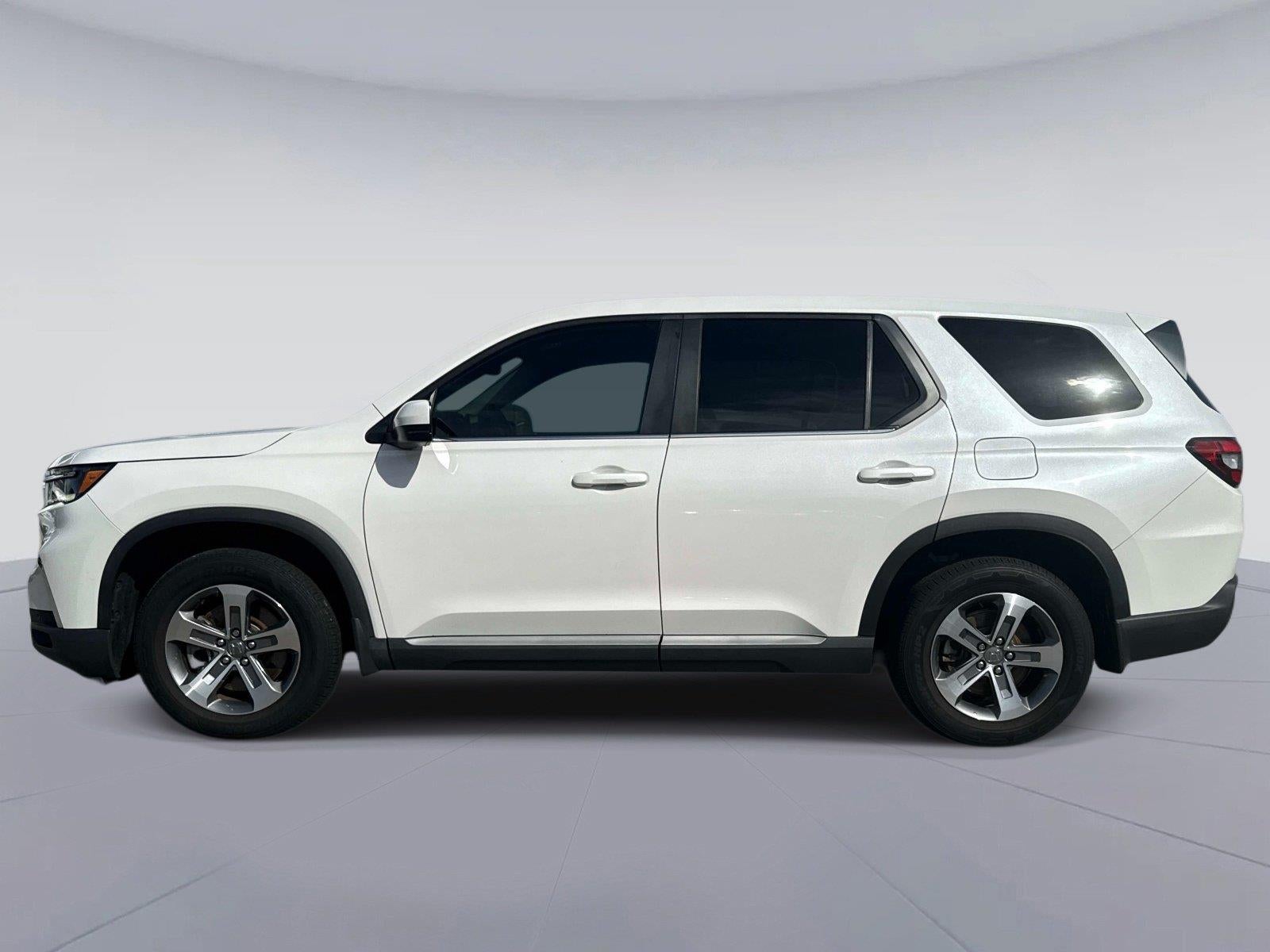 2024 Honda Pilot EX-L w/Rear Captain's Chairs