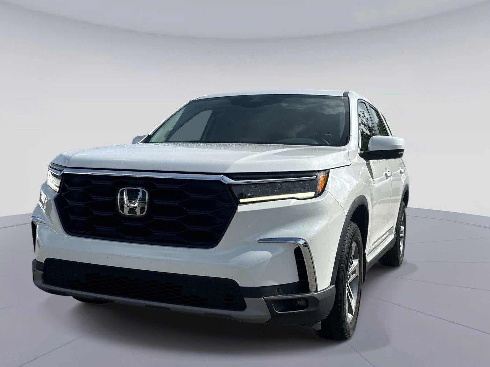 2024 Honda Pilot EX-L w/Rear Captain's Chairs