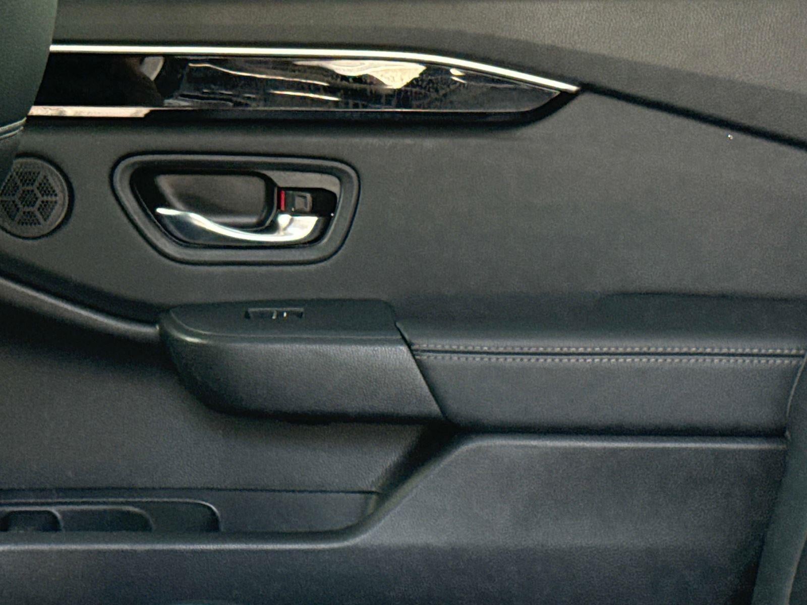 2024 Honda Pilot EX-L w/Rear Captain's Chairs
