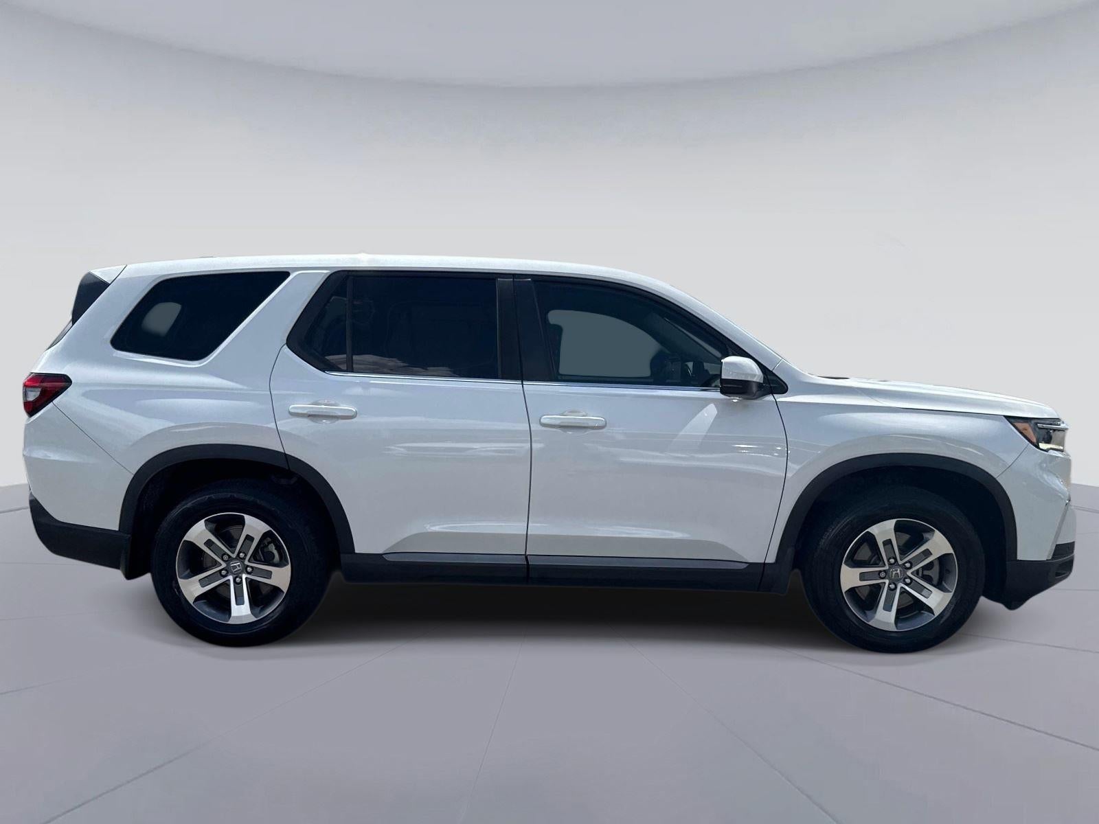 2024 Honda Pilot EX-L w/Rear Captain's Chairs