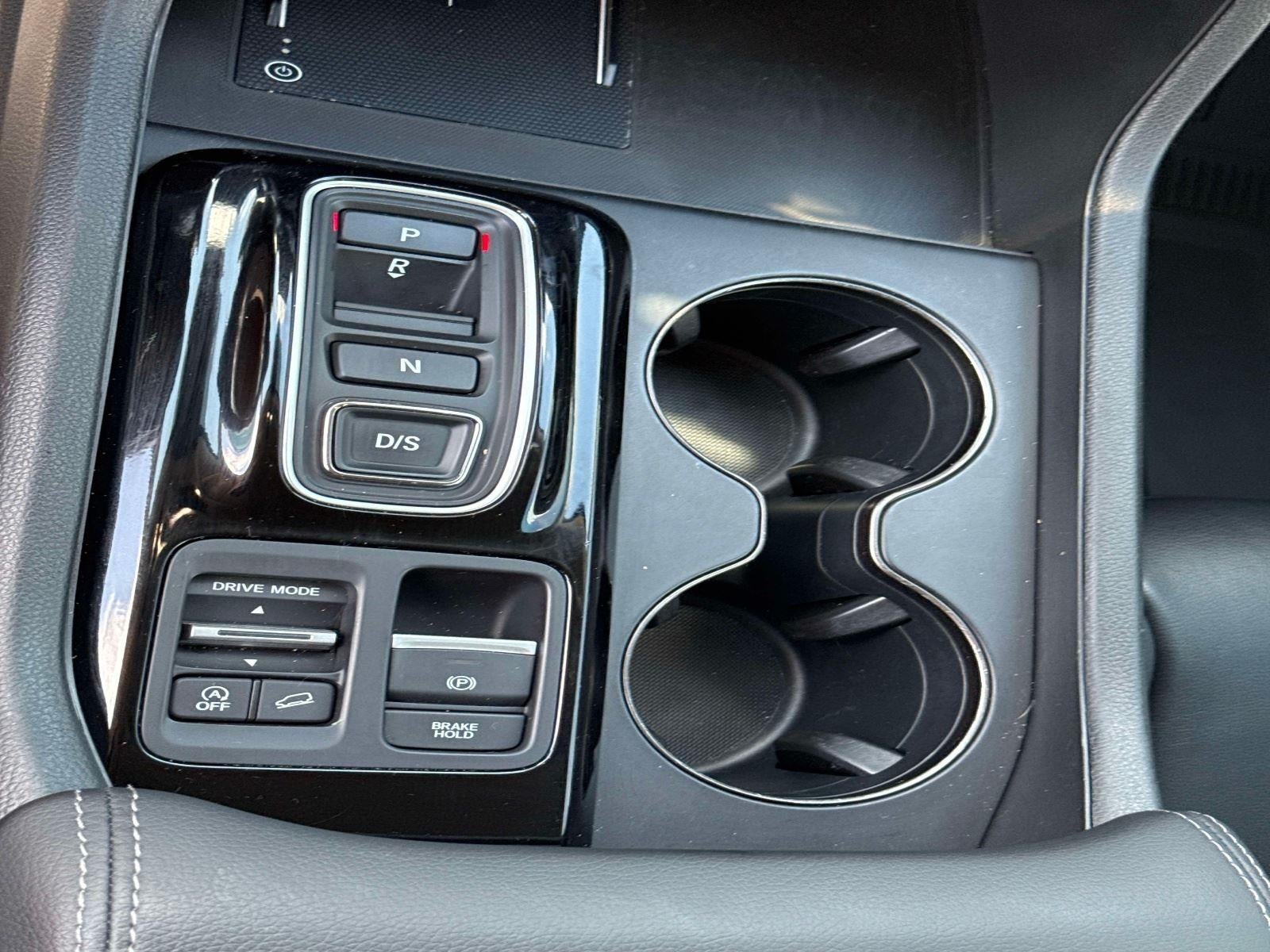 2024 Honda Pilot EX-L w/Rear Captain's Chairs