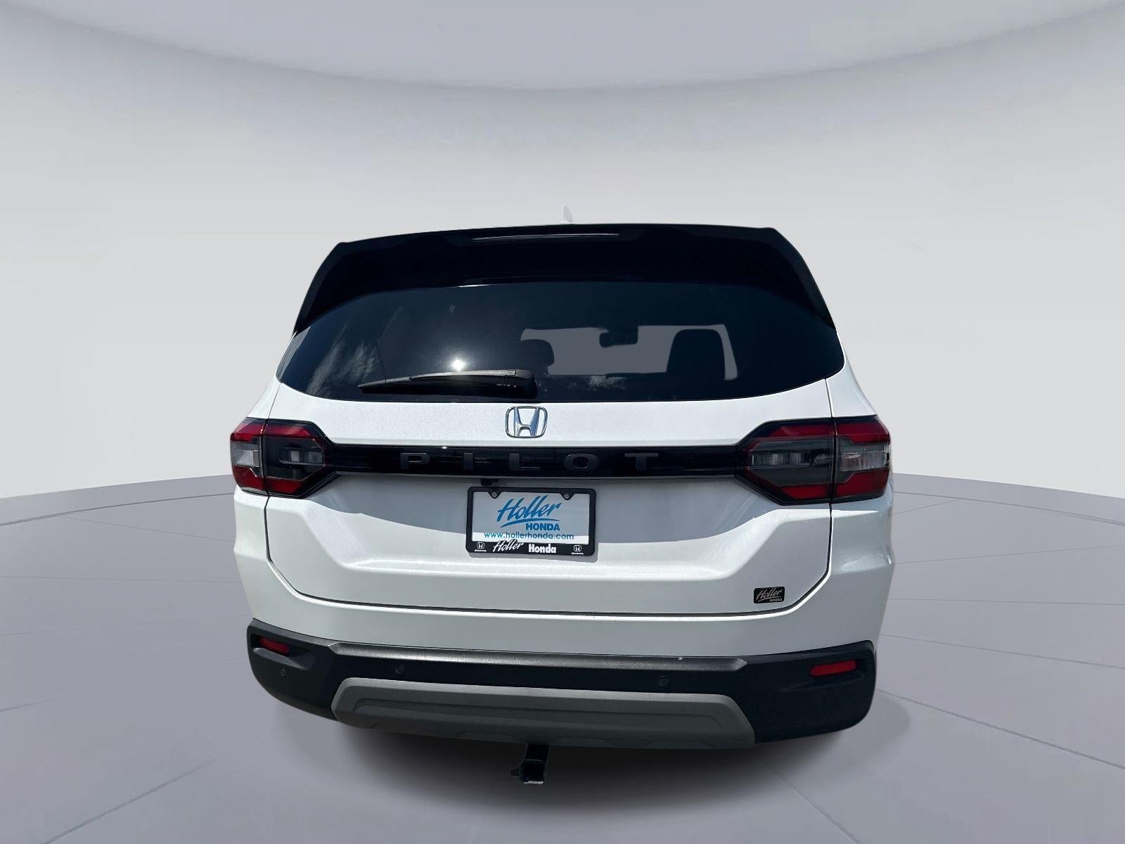 2024 Honda Pilot EX-L w/Rear Captain's Chairs