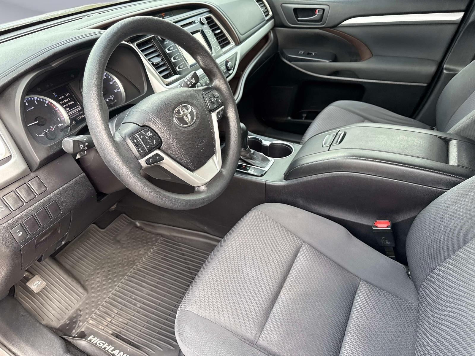 2017 Toyota Highlander LE