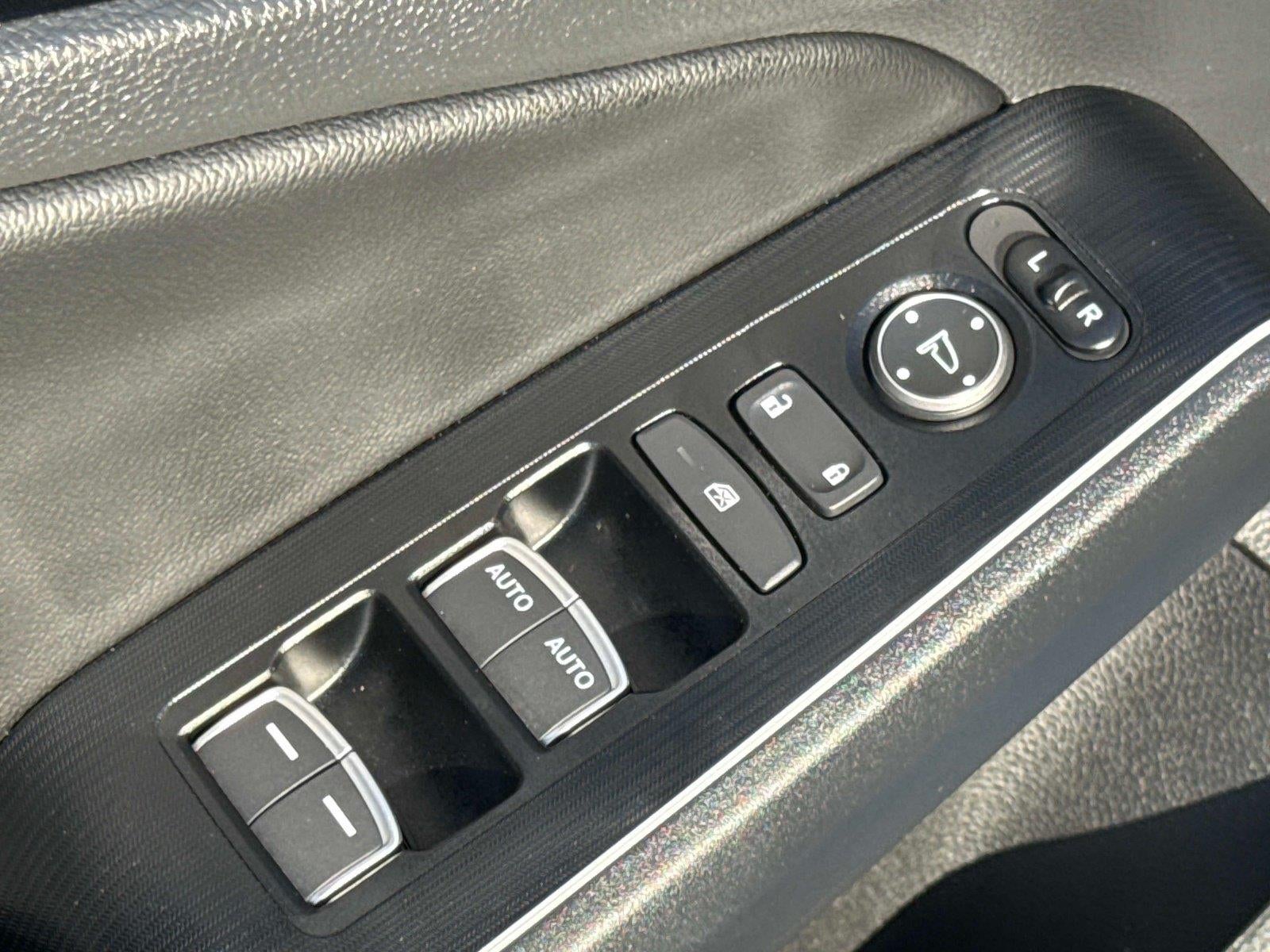 2025 Honda Civic Hatchback Sport Touring - Photo 17
