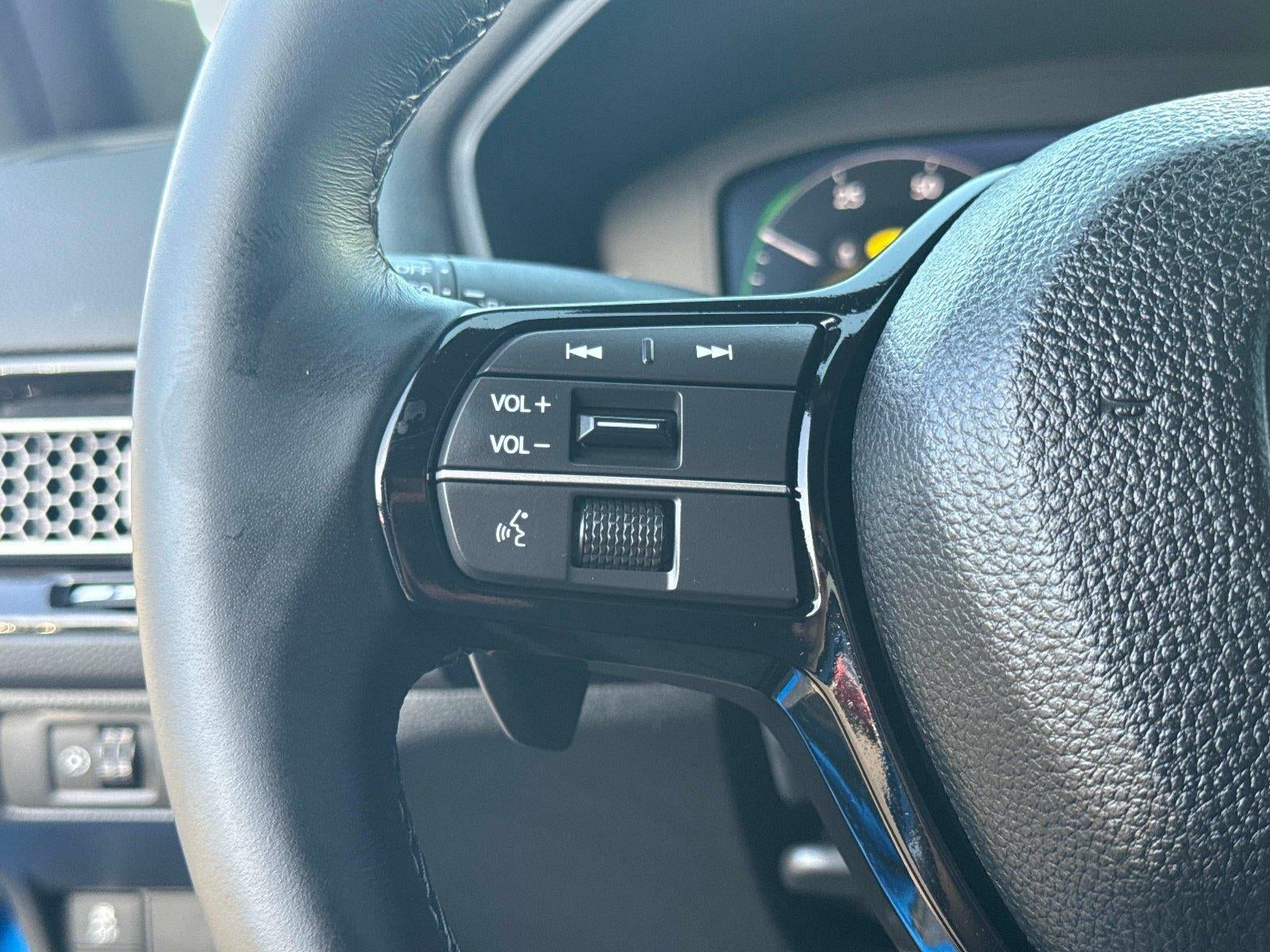 2025 Honda Civic Hatchback Sport Touring - Photo 29