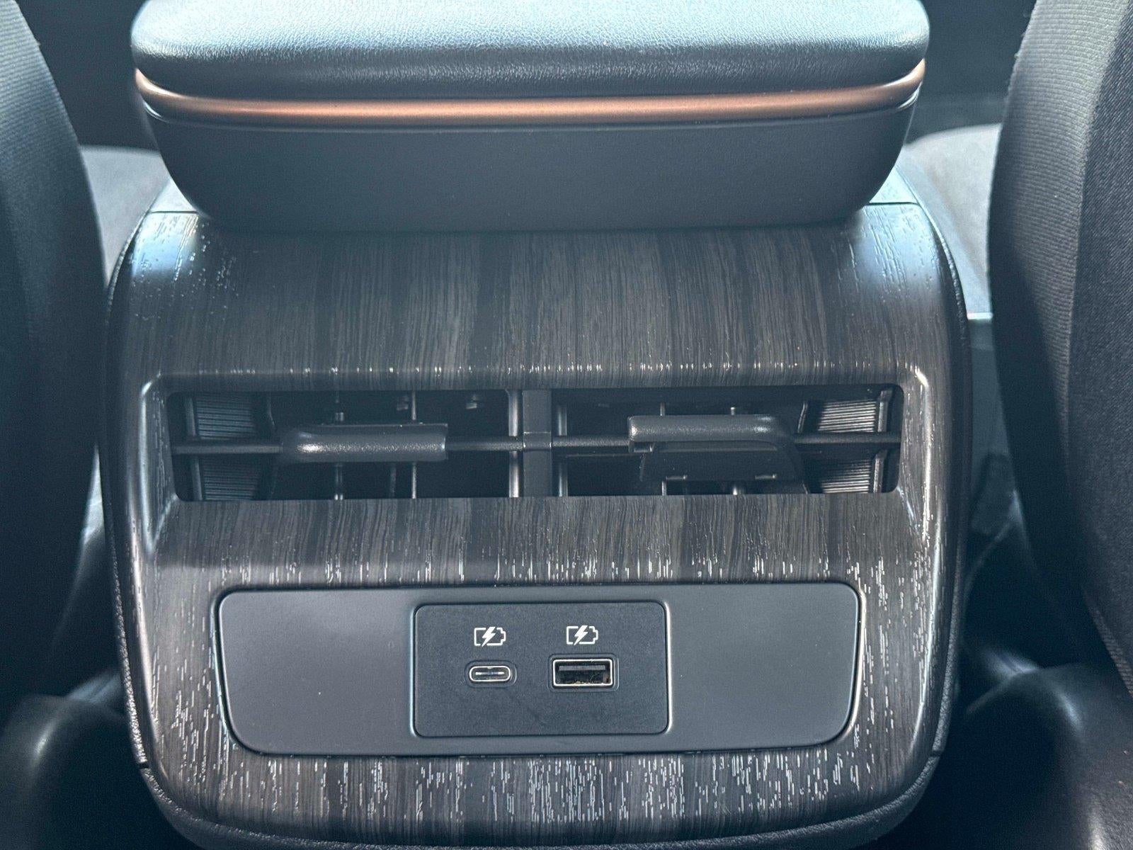 2023 Nissan Ariya VENTURE+