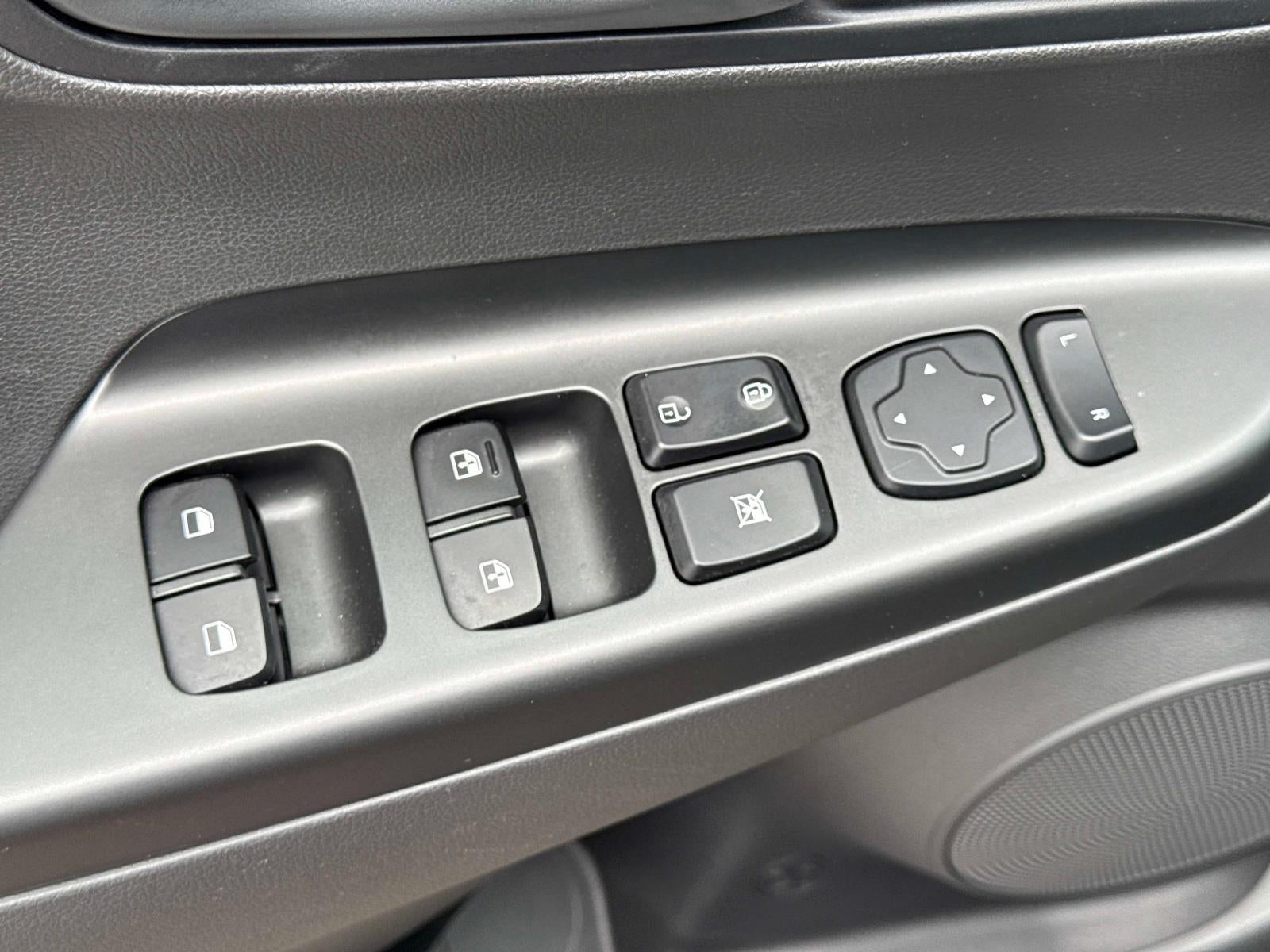 2023 Hyundai KONA SEL SEL