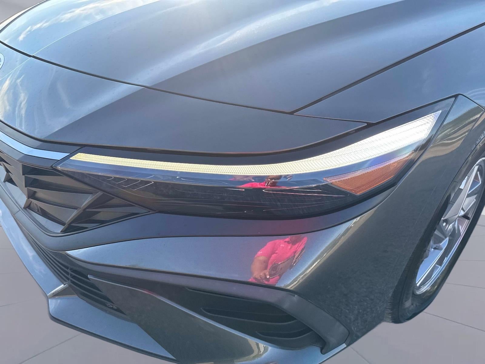 2024 Hyundai Elantra SE