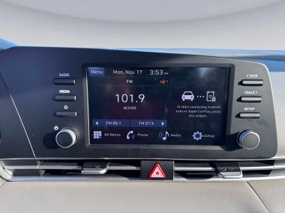 2024 Hyundai Elantra SE