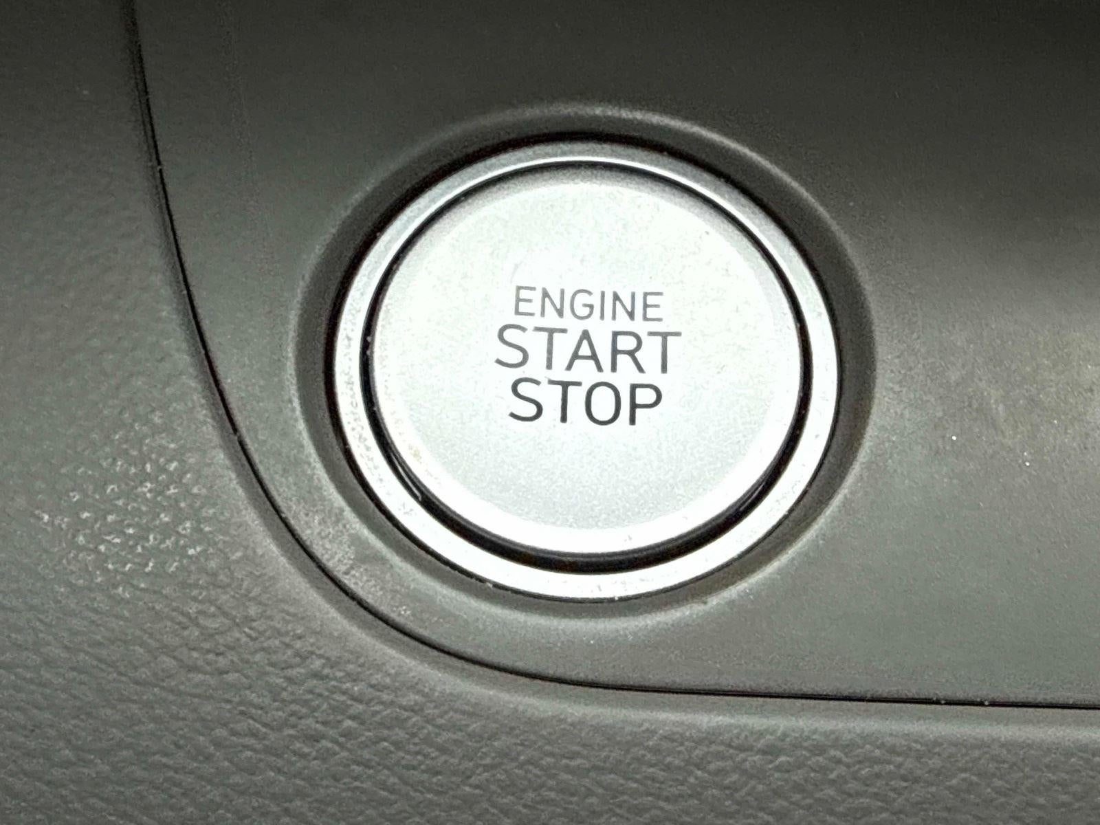 2024 Hyundai ELANTRA SEL SEL