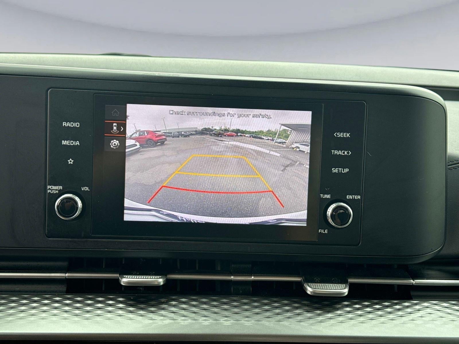 2024 Kia Carnival LX