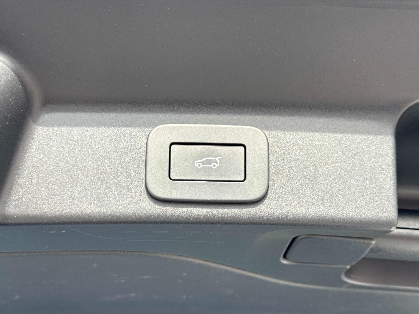 2024 Jaguar F-PACE R-Dynamic S