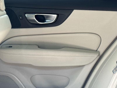 2025 Volvo V60 CROSS COUNT Plus