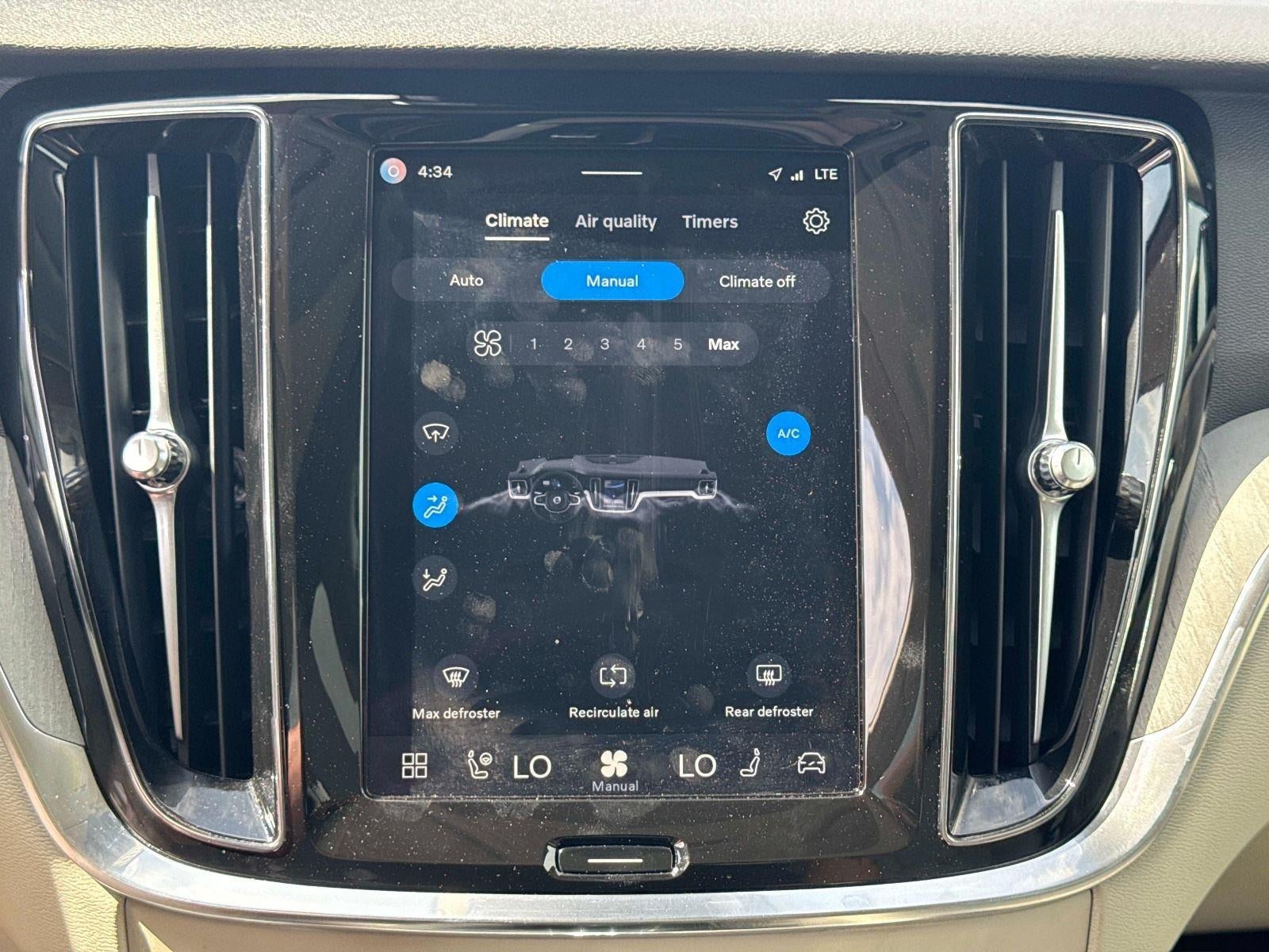 2025 Volvo V60 CROSS COUNT Plus
