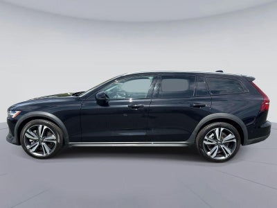 2025 Volvo V60 CROSS COUNT Plus